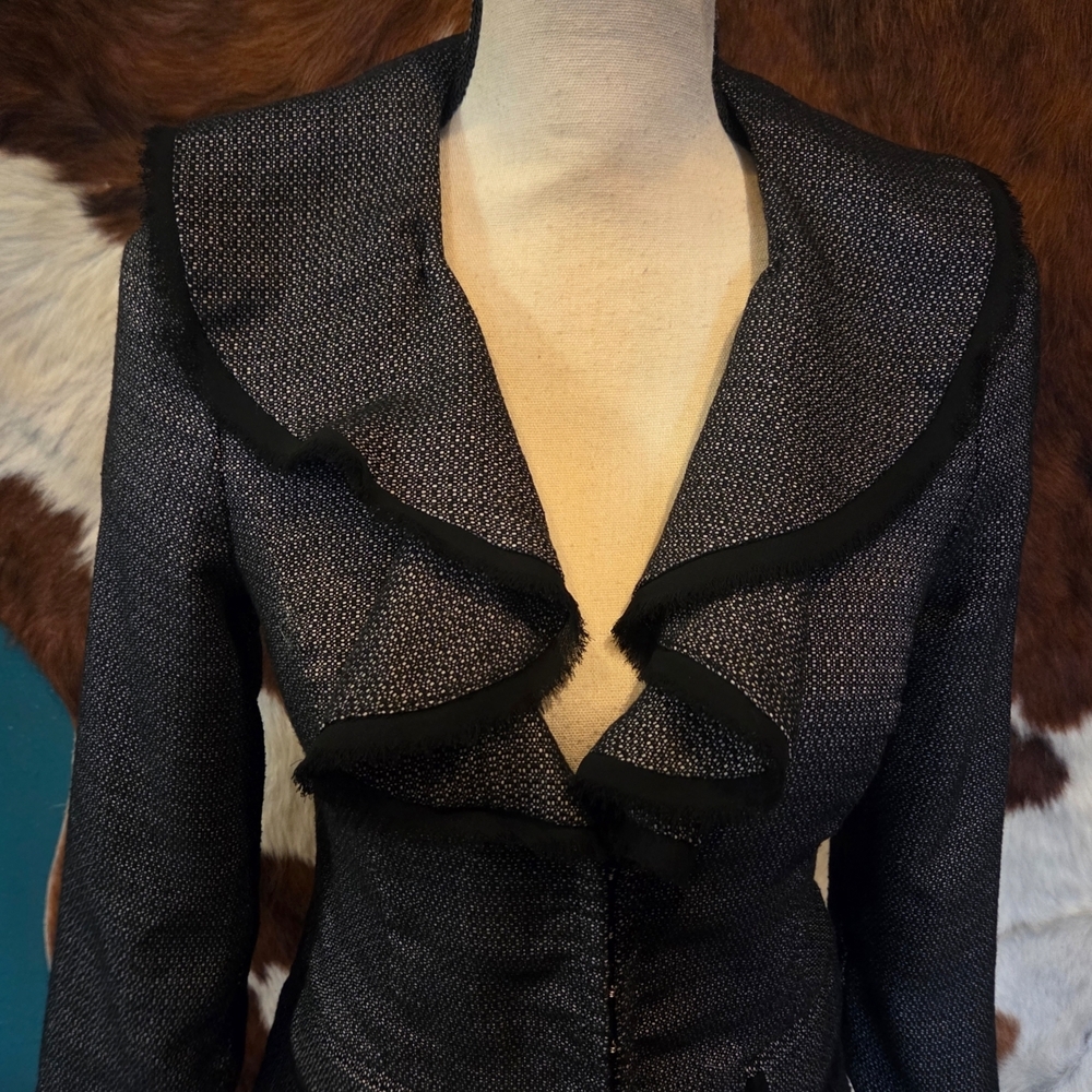 Chic Black Women's Blazer with Ruffled Collar - Picture 4 of 12